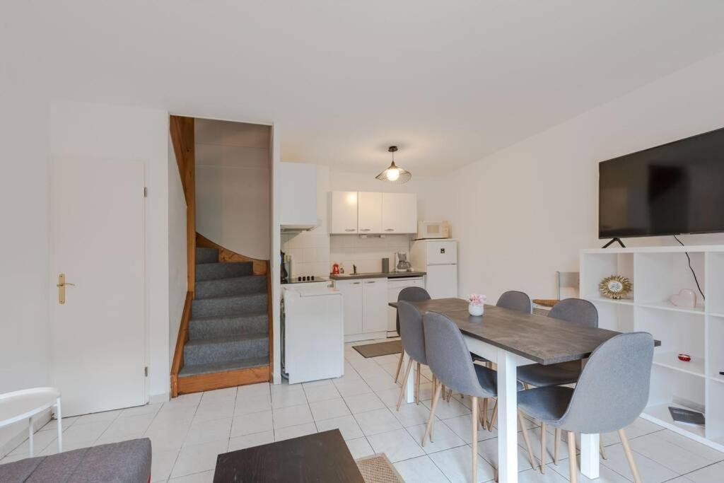 Guest House II Magny-le-Hongre Buitenkant foto