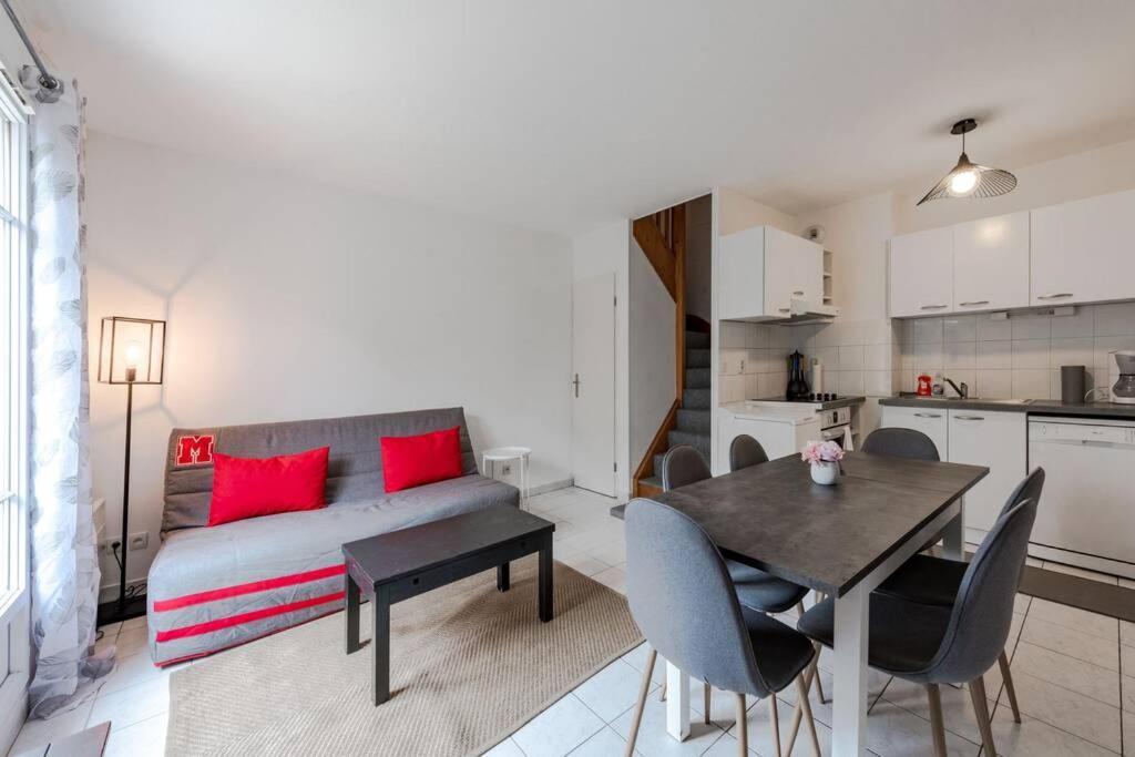 Guest House II Magny-le-Hongre Buitenkant foto